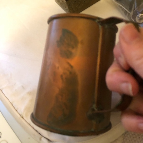 Vintage Weathered Copper Mug- 20A $25 or $20 w/offer - Picture 8 of 12